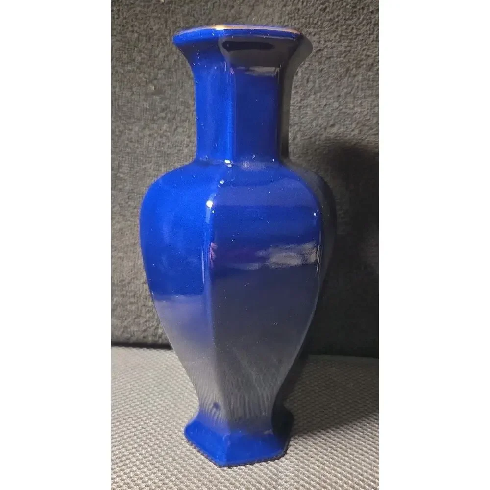 vintage Japanese cobalt blue porcelain vase gold peacock floral motif. 8